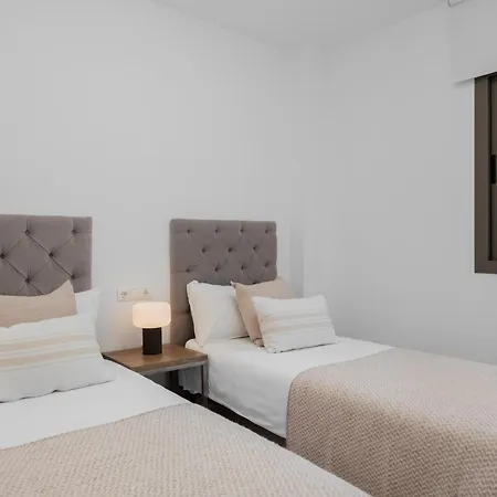 Serene 3-bedroom With Sea And Sunset Views