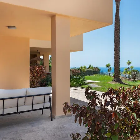 Serene 3-bedroom With Sea And Sunset Views Apartment *