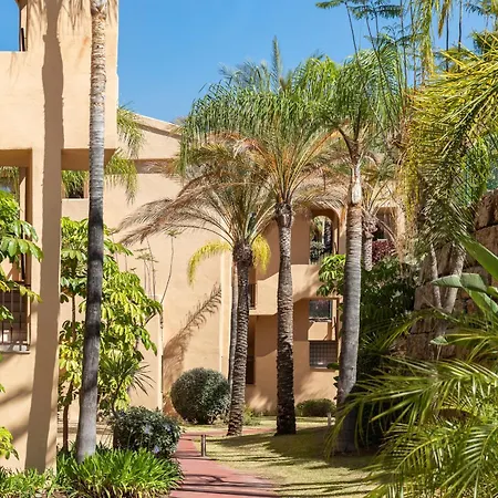 Apartment Serene 3-bedroom With Sea And Sunset Views