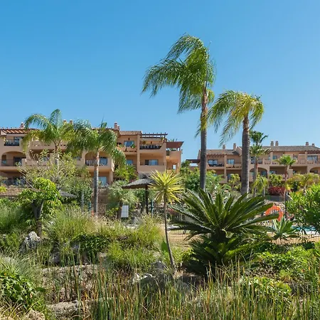 Apartment Serene 3-bedroom With Sea And Sunset Views *