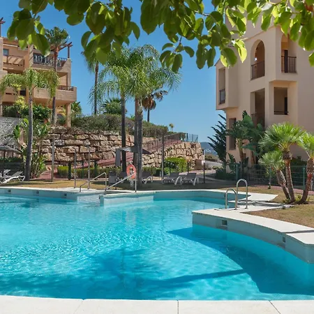 Apartment Serene 3-bedroom With Sea And Sunset Views *