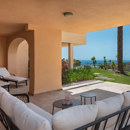 Serene 3-bedroom With Sea And Sunset Views 公寓