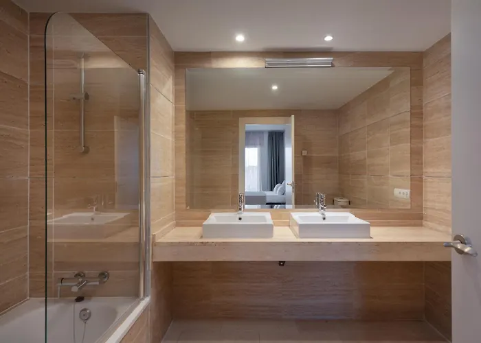 Serene 3-bedroom With Sea And Sunset Views アパート エステポナ