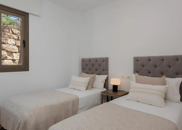 Serene 3-bedroom With Sea And Sunset Views *