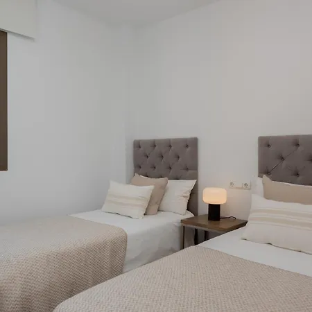 Serene 3-bedroom With Sea And Sunset Views *