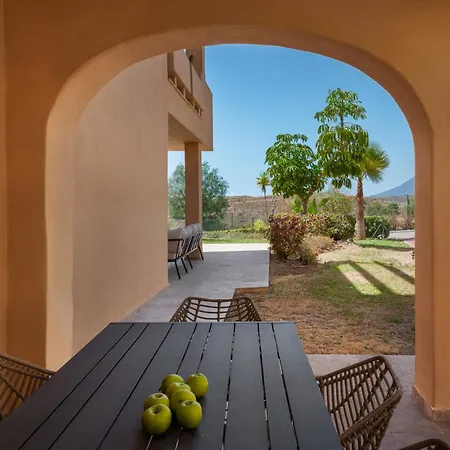 Serene 3-bedroom With Sea And Sunset Views Apartmán *