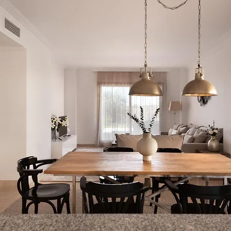 Serene 3-bedroom With Sea And Sunset Views Естепона