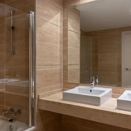 Serene 3-bedroom With Sea And Sunset Views * Естепона