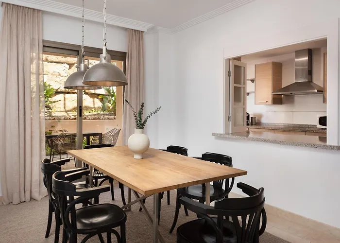 Serene 3-bedroom With Sea And Sunset Views *